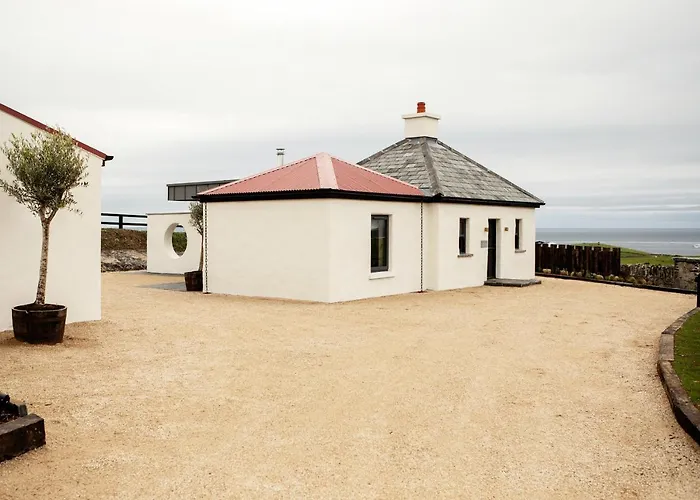 Gate Lodge@White Strand